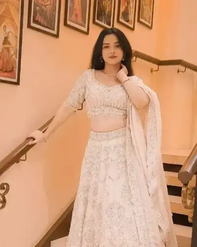 Escort Hunsur